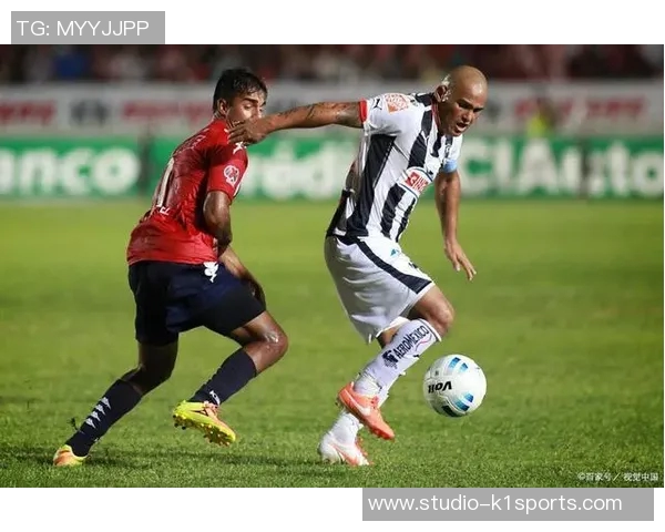 阿苏尔与蒙特瑞的激烈对决展现足球魅力与战术智慧的巅峰较量